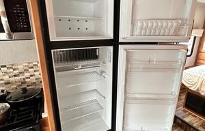 A.J. 2020 NeXus RV Phantom 31P