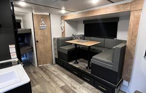 Mighty Mini Retreat: Springdale Mini 1810BH
