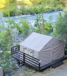 American River Resort
