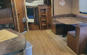 MOJO's Spacious Jayco Jayflight