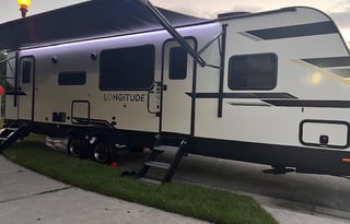 Glamp in Style — 2024 285BH with Dual AC & Bunks!