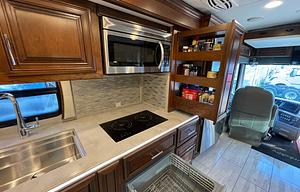 LUXURY RV