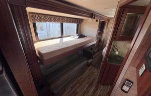 2016 Dynamax Isata 5 35DB RV rental photo 6