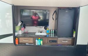 2019 Keystone RV Avalanche 396BH RV rental photo 14