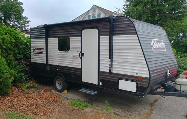 2021 Coleman Lantern LT Series 17B RV rental photo 1