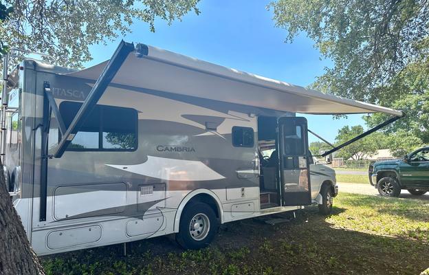 2008 Winnebago Cambria 27K RV rental photo 1