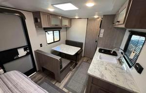 2021 Dutchmen RV Coleman 17R- Free Generator