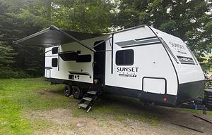 2025 Sunset Trail  Delivery with setup Available