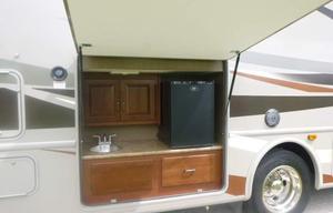 34 FT Thor Hurricane, with outdoor TV, kitchen