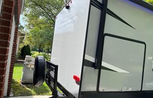 2021 Cherokee Alpha Wolf 26RB-L RV rental photo 4