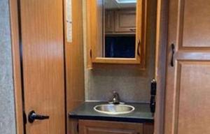 2017 Thor Motor Coach Majestic 23a