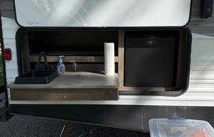 2019 Dutchmen RV Coleman Lantern Series 285BH RV rental photo 7