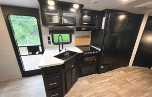 2022 GREY WOLF - PERFECT FAMILY CAMPER, SLEEPS 8
