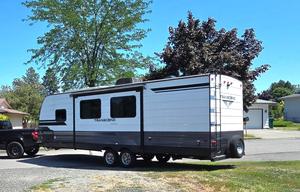 Mountaineer-  Solar Lux bunkhouse! InlandNWRentals