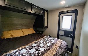 Family Friendly 10 Person with Outdoor Items
