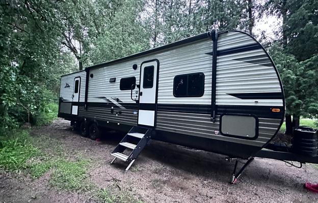 2024 Jay Flight 324BDS RV rental photo 1