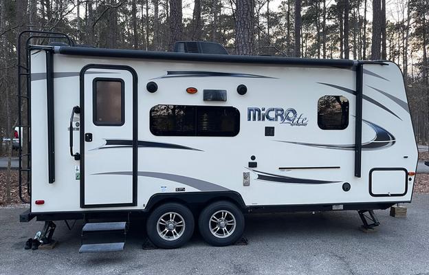 Flagstaff Micro Lite 21FBRS- Perfect Couples Rig!