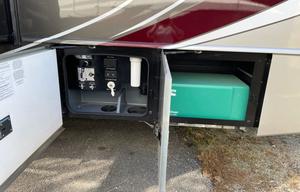 2022 Fleetwood RV Bounder 33C (Brand New)