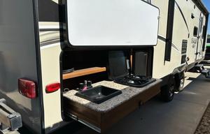 2018 Prime Time Tracer 285AIR Bunkhouse