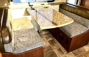 Bunk Floorplan Freedom Elite 30FE - Sleeps 8!