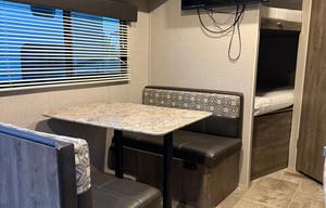 FAMILY FRIENDLY ASPEN TRAIL CAMPER