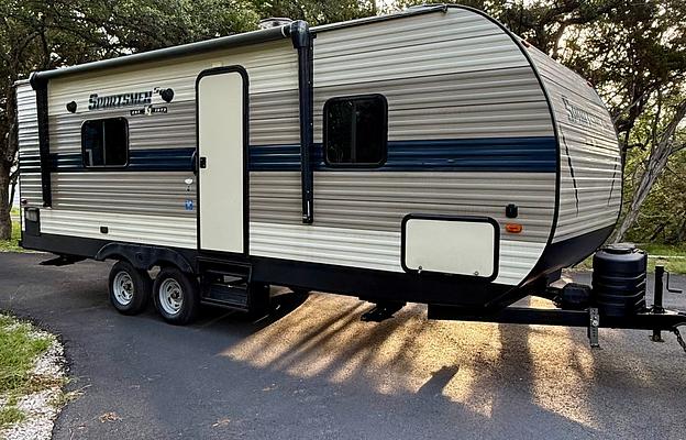 2019 KZ Sportsmen SE 240FBSE RV rental photo 1