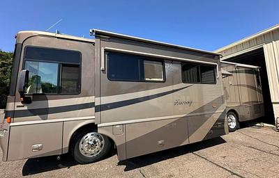 2005 Winnebago Journey 36M