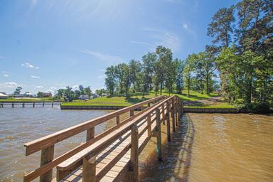 A beautiful RV Park on Lake Livingston