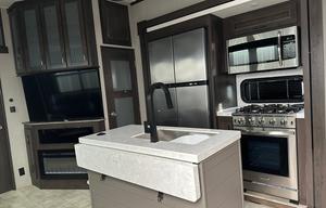 2021 Grand Design Momentum M-Class 381M