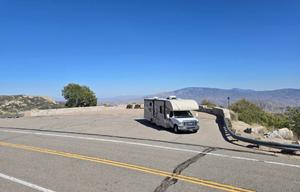2017 THOR M-30FE E450 RV rental photo 7