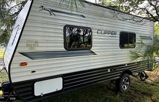 2019 Coachmen RV Clipper Ultra-Lite 17FQ RV rental photo 3