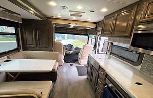 2020 Forest River GEORGETOWN  | SLEEPS 10 | 40′