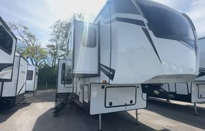 King Bed W/ King SIZE Space! FR sandpiper 3990fl