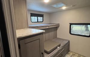 Dutchman Kodiak Ultimate RV