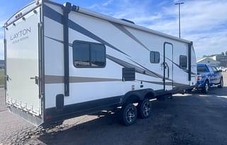 Adventure-Ready Glamping RV – PETS WELCOME!