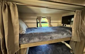 Luxury Class A | Sleeps 7 | Families