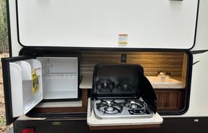 Family & Pet Friendly 28' Camper Near Campsites!