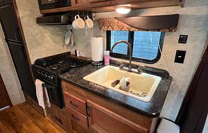 Clean Couples Camper-Delivery  or Self-Tow Option