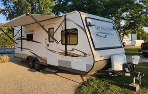 Fully Stocked Jayco | Easy Tow & Sleeps 6