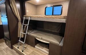 2017 Thor Motor Coach Freedom Elite 30FE