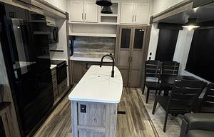 Giant Family RV