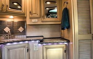 2008 American Coach American Heritage 45B