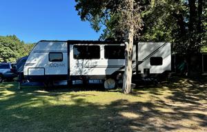 Fully Stocked 2021 Kodiak 283BHSL – Sleeps 10