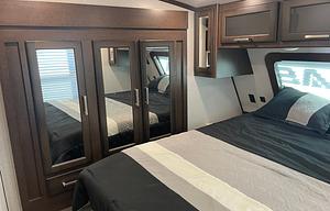 2021 Dutchmen Atlas "BUNK House" Fifth Wheel