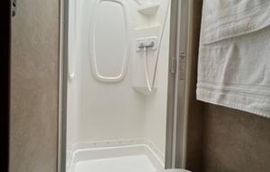 EDWARD - 2014 Winnebago Chalet WF-224VR