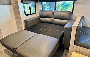 Fun Family Trailer! '22 Sundance Ultra Lite