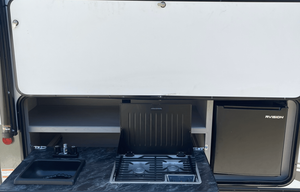 Raymond's Prime Time 24DBS Travel Trailer