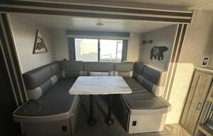 2021 Salem Cruise Lite T241BHXL RV rental photo 9