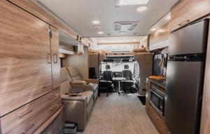 Luxury Mercedes RV – Sleeps 5