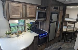 No Towing Needed! Luxury RV Sleeps 10